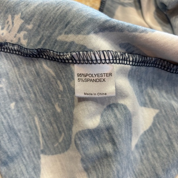 Elegant Navy and White Floral Midi Dress - Picture 4 of 5